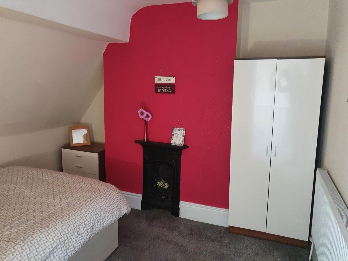 12 Person 6 Bedroom Self Catering House Liverpool Buitenkant foto